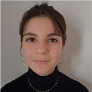 Etudiante en droit à la fac de Rennes, je propose des cours d'anglais ou des conversations en anglais pour tout niveau. 
Je peux également faire de l'accompagnement scolaire pour les plus jeunes